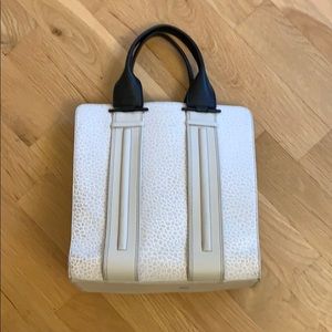 Pour la Victoire leopard tote light gray